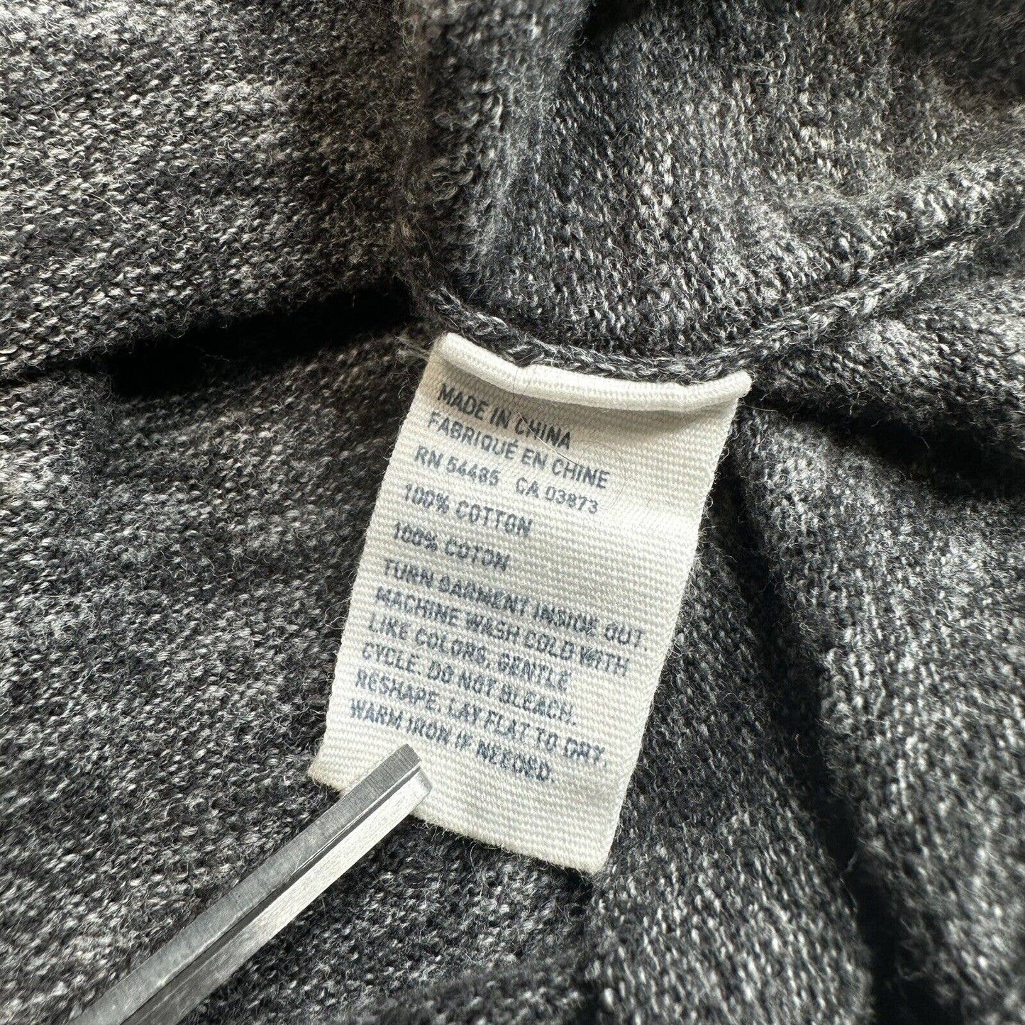 American Eagle Sweater Men XL Gray V-Neck Athletic Fit Long Sleeve Knit Cotton